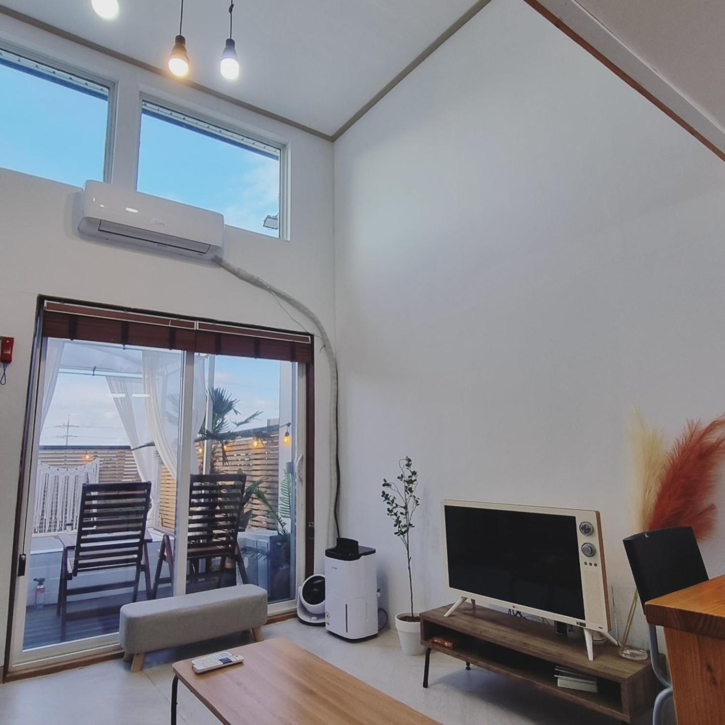 Jeju Hyeun'S House Villa Exterior photo